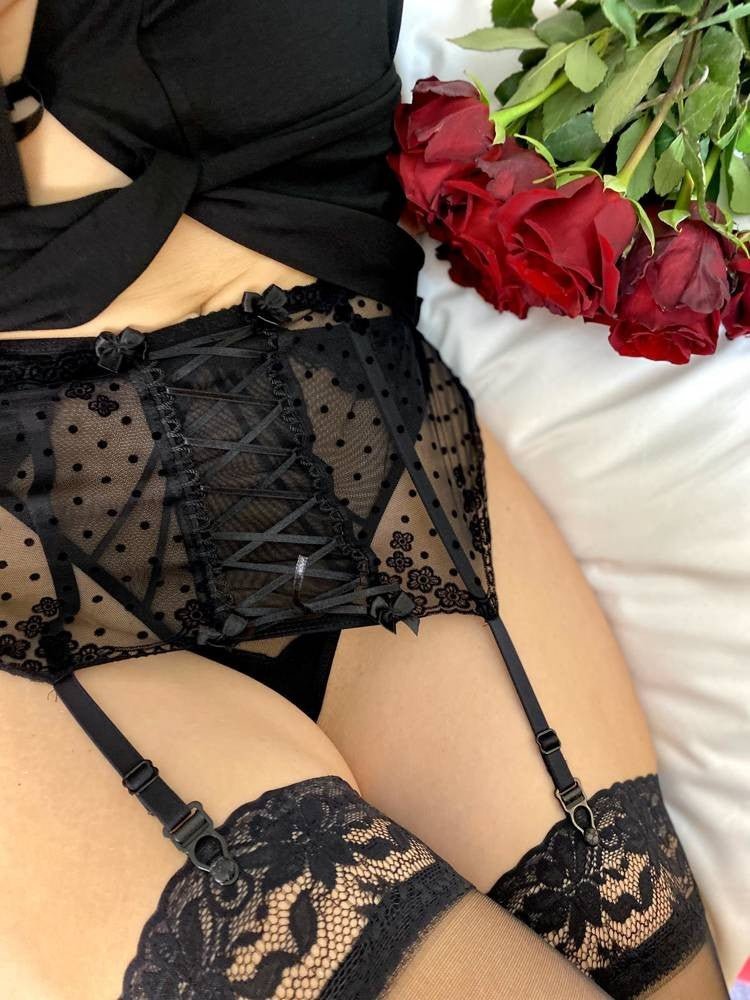 De Lafense Bonita 487 Lace Suspender Belt - Velvet Touch Tights