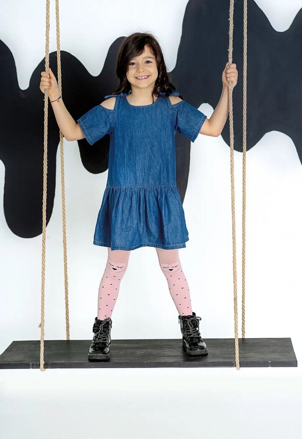 Vivienne 40 Den Girls' Tights with Hearts & Rhinestones by KNITTEX